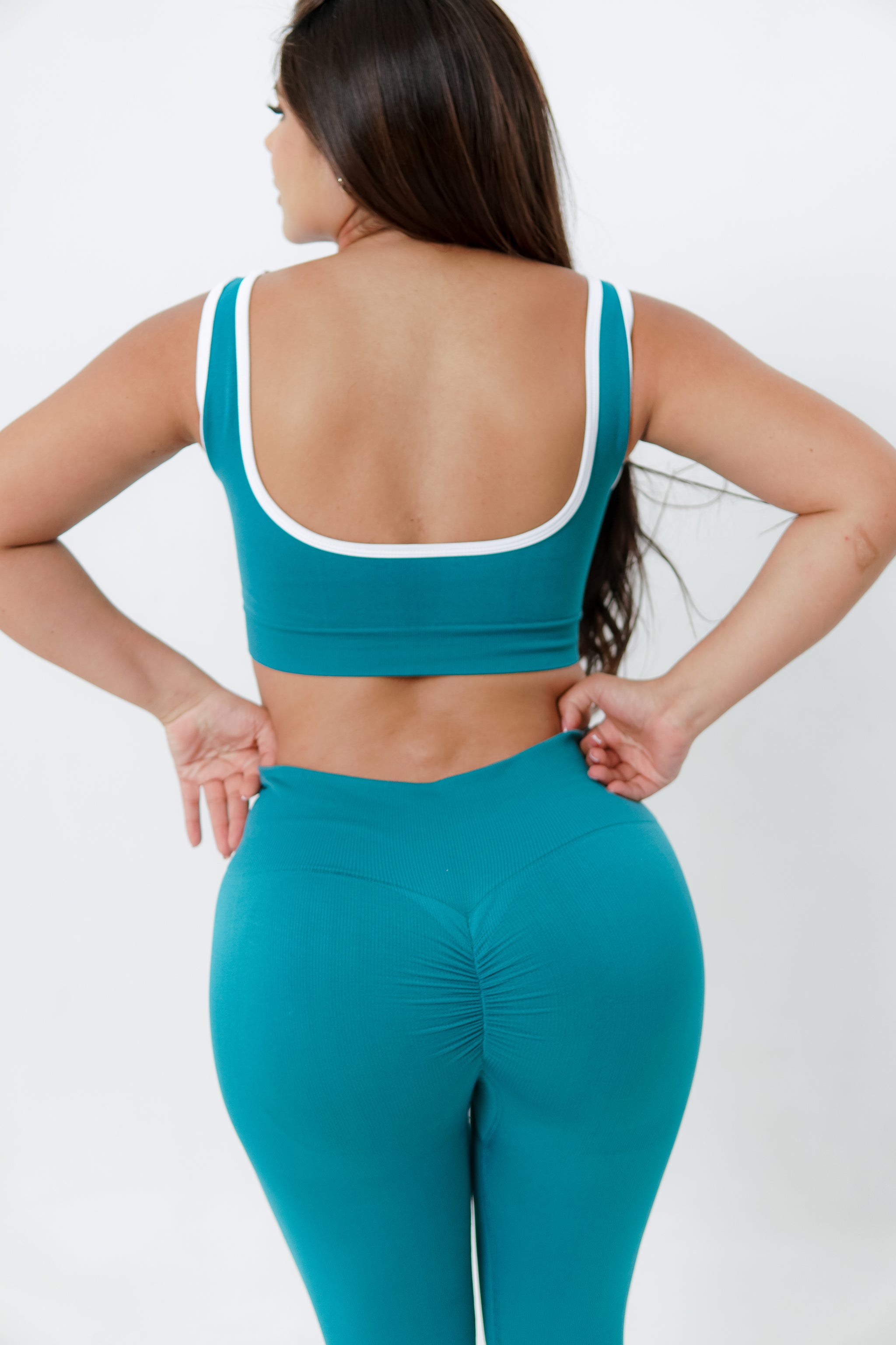 TOP SIN COSTURAS (SEAMLESS) - VERDE